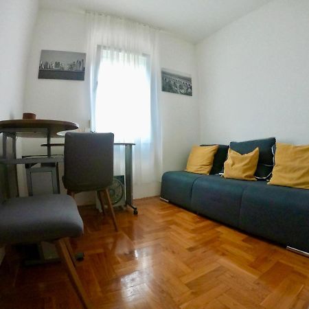 Sunny Apartment By The Beach Kaštel Štafilić Exteriör bild