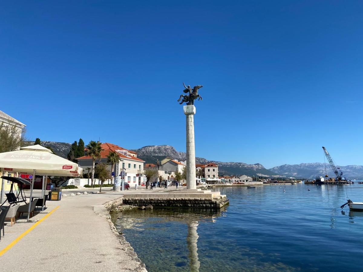 Sunny Apartment By The Beach Kaštel Štafilić Exteriör bild