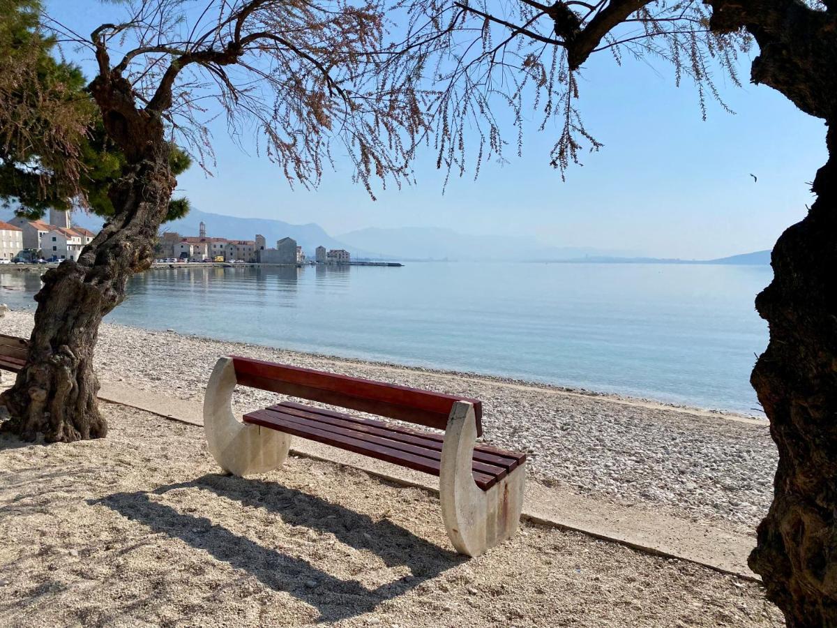 Sunny Apartment By The Beach Kaštel Štafilić Exteriör bild