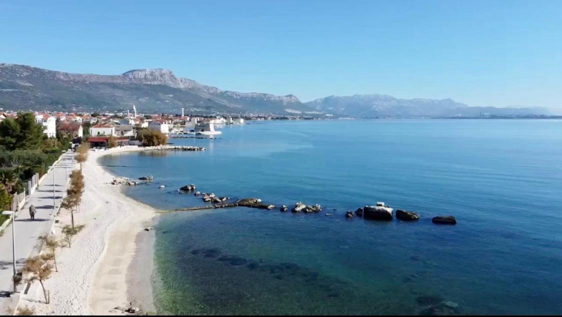Sunny Apartment By The Beach Kaštel Štafilić Exteriör bild