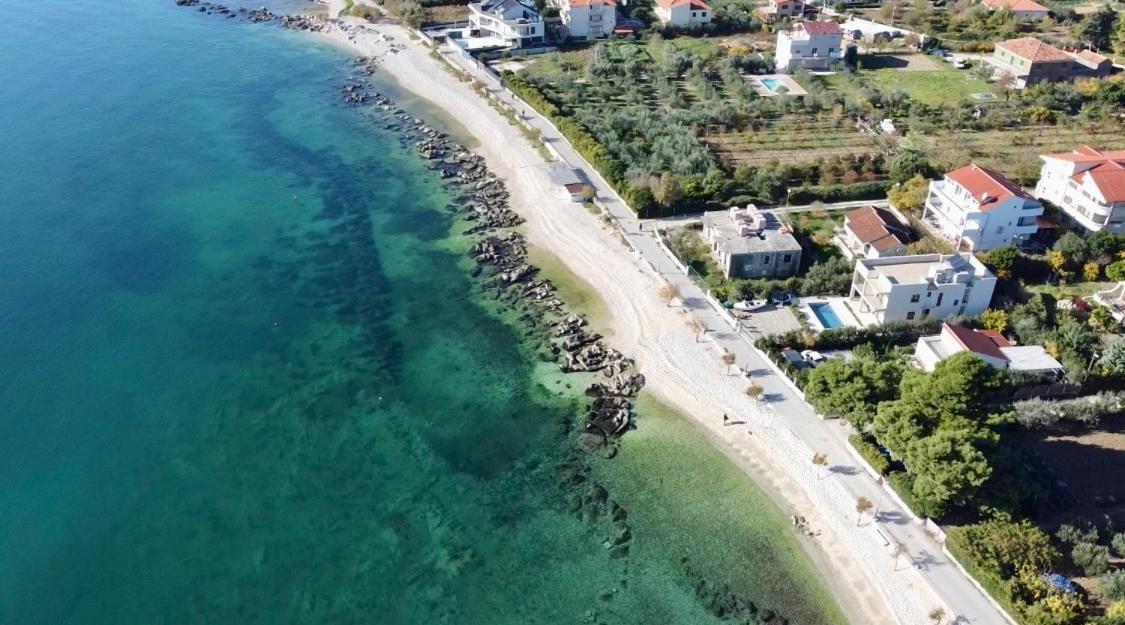 Sunny Apartment By The Beach Kaštel Štafilić Exteriör bild
