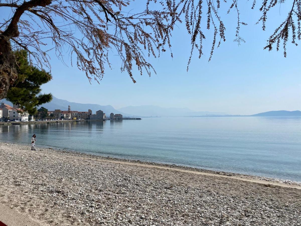 Sunny Apartment By The Beach Kaštel Štafilić Exteriör bild
