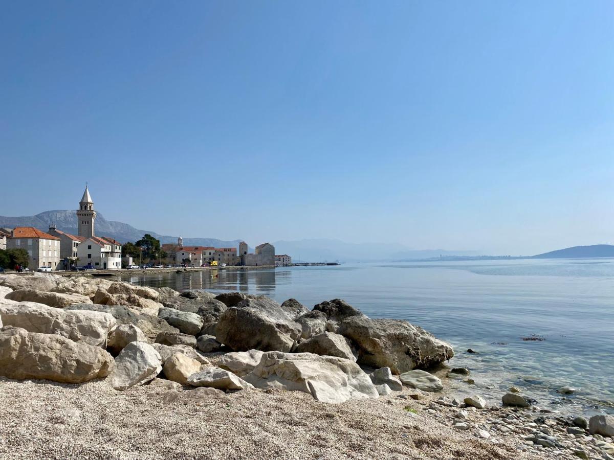 Sunny Apartment By The Beach Kaštel Štafilić Exteriör bild